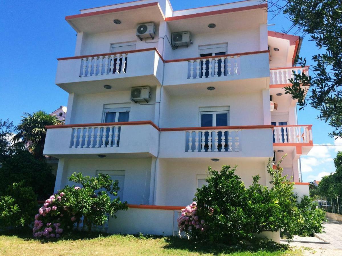 Ika Apartments Bibinje Luaran gambar